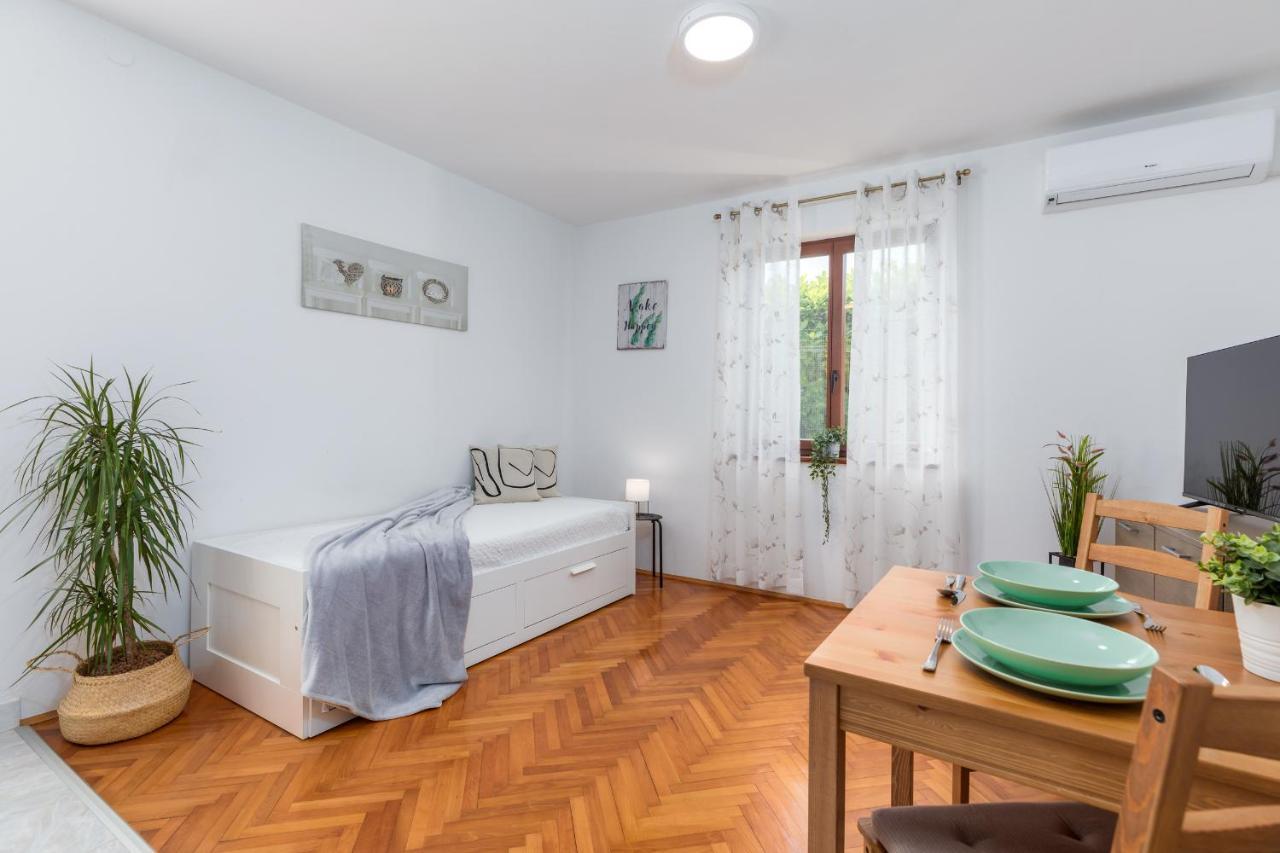 Apartment Tesic Close To The Sea With Shared 4Xbicycles Fažana Εξωτερικό φωτογραφία