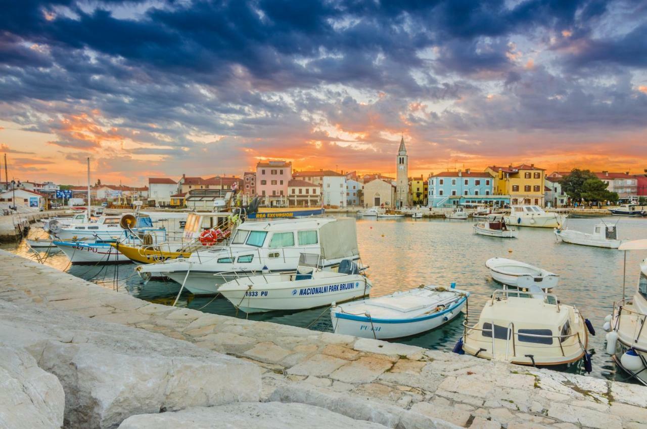 Apartment Tesic Close To The Sea With Shared 4Xbicycles Fažana Εξωτερικό φωτογραφία
